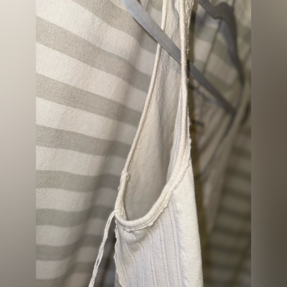 Euc We the Free white button down tank top sz medium - Picture 4 of 10